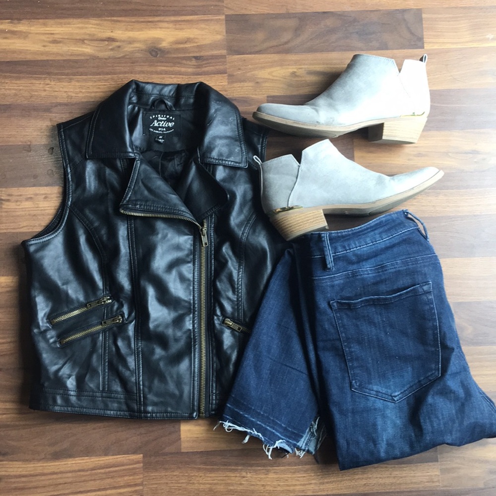 Black leather vest, gold detail, size Medium